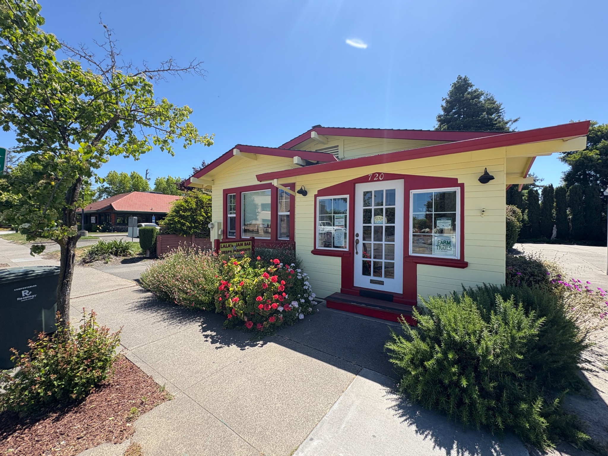LALA'S JAM BAR and URBAN FARMSTAND